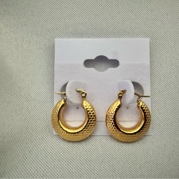 Small Hoop earrings gold plated - Picture 1 of 4